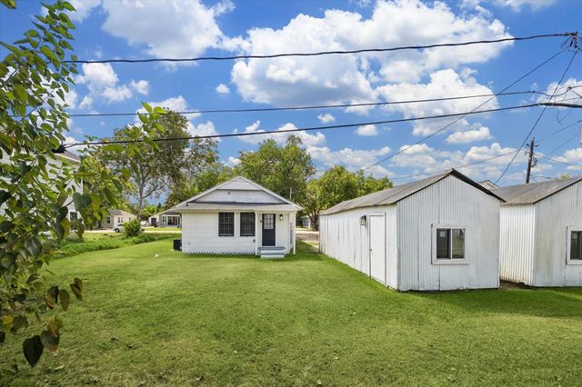 1907 Ave N, Rosenberg, TX 77471
