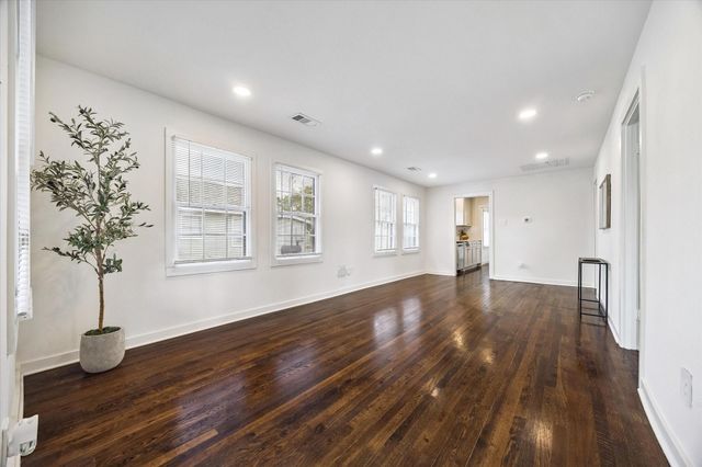 1907 Ave N, Rosenberg, TX 77471