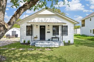 1907 Ave N, Rosenberg, TX 77471