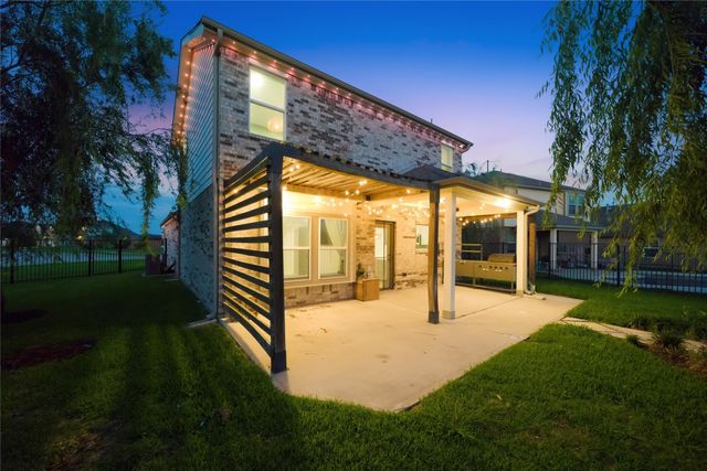 2705 Bernadino Drive, La Marque, TX 77568