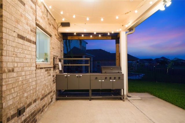 2705 Bernadino Drive, La Marque, TX 77568