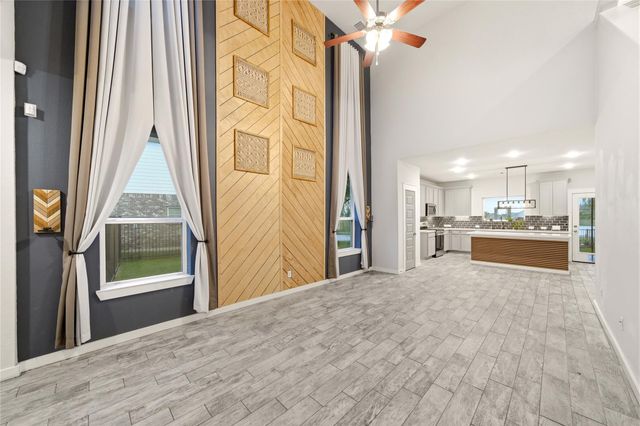 2705 Bernadino Drive, La Marque, TX 77568