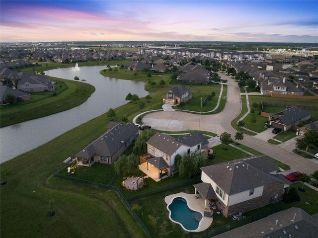 2705 Bernadino Drive, La Marque, TX 77568