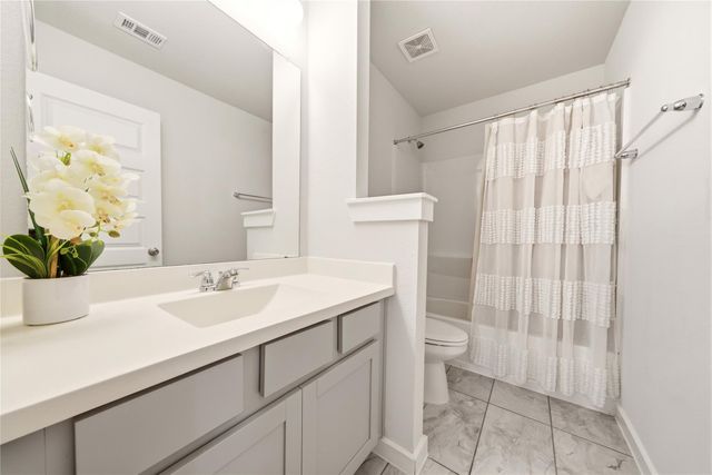 2705 Bernadino Drive, La Marque, TX 77568