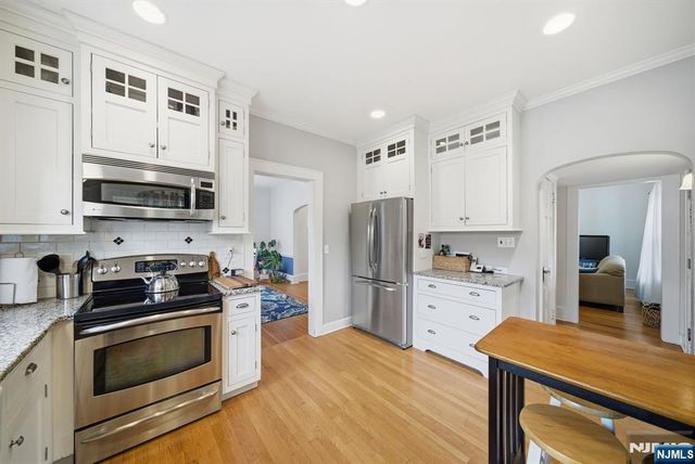 19 Crestview Road, Denville Township, NJ 07834