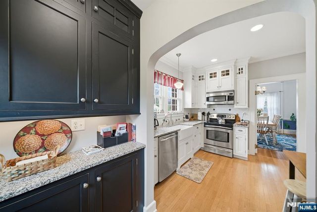 19 Crestview Road, Denville Township, NJ 07834