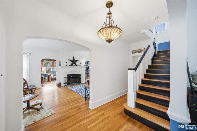 19 Crestview Road, Denville Township, NJ 07834