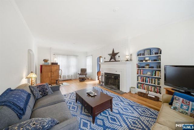 19 Crestview Road, Denville Township, NJ 07834