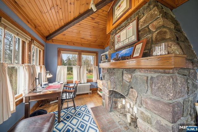 19 Crestview Road, Denville Township, NJ 07834