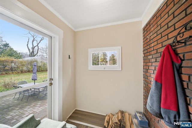 19 Crestview Road, Denville Township, NJ 07834