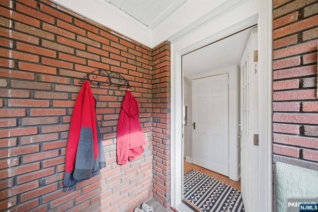 19 Crestview Road, Denville Township, NJ 07834