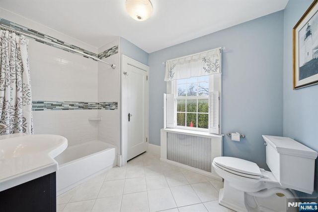 19 Crestview Road, Denville Township, NJ 07834