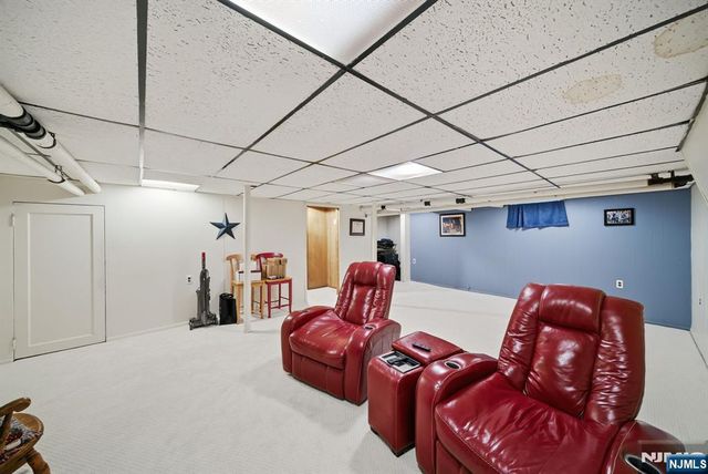 19 Crestview Road, Denville Township, NJ 07834