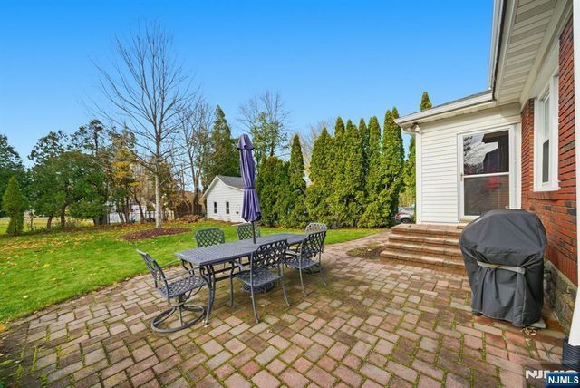19 Crestview Road, Denville Township, NJ 07834