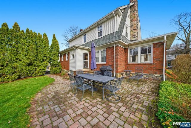 19 Crestview Road, Denville Township, NJ 07834