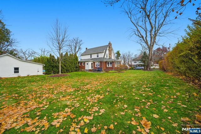 19 Crestview Road, Denville Township, NJ 07834