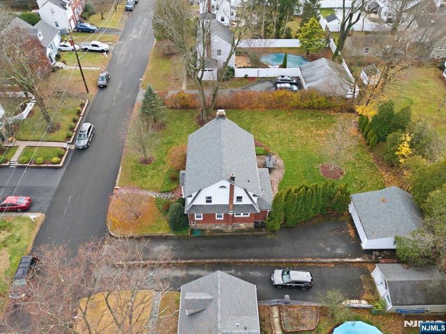 19 Crestview Road, Denville Township, NJ 07834