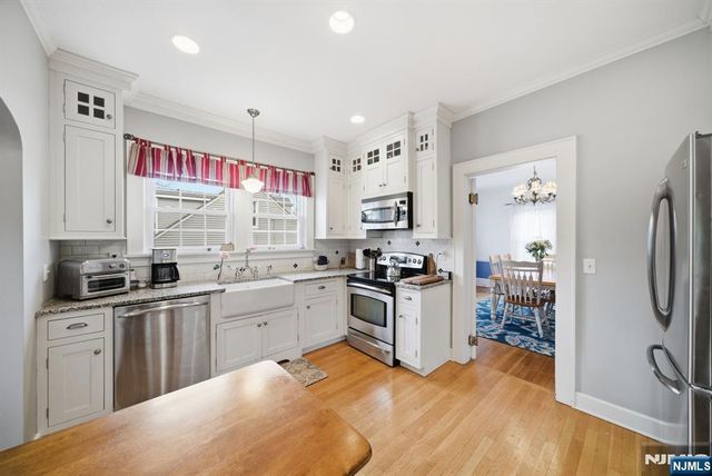 19 Crestview Road, Denville Township, NJ 07834