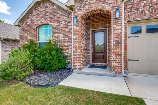 704 Pistachio Parkway, Forney, TX 75126