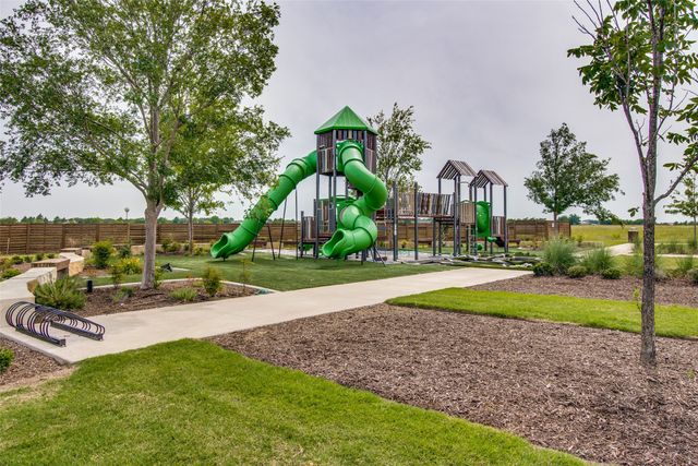 704 Pistachio Parkway, Forney, TX 75126