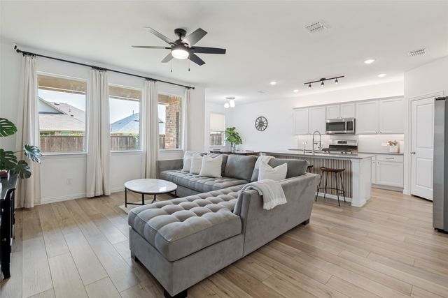 704 Pistachio Parkway, Forney, TX 75126