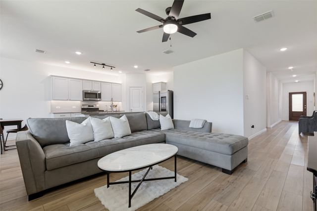 704 Pistachio Parkway, Forney, TX 75126