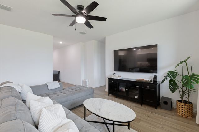 704 Pistachio Parkway, Forney, TX 75126