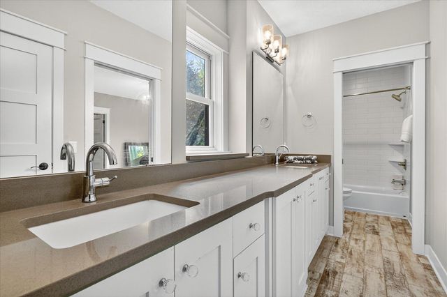 7604 E 250th Street, Elko New Market, MN 55020