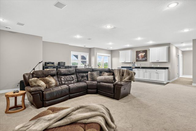 7604 E 250th Street, Elko New Market, MN 55020