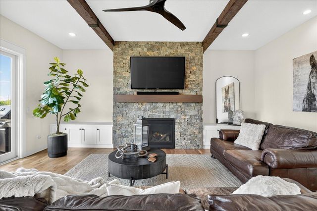 7604 E 250th Street, Elko New Market, MN 55020