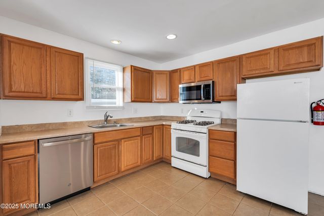 315 Elizabeth Avenue, Toms River, NJ 08757