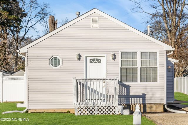 315 Elizabeth Avenue, Toms River, NJ 08757