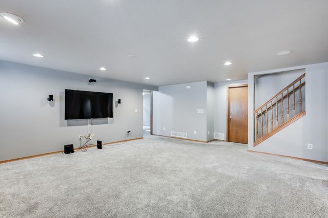 8811 W Britton Ct, Wichita, KS 67205