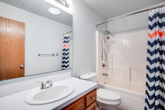 8811 W Britton Ct, Wichita, KS 67205