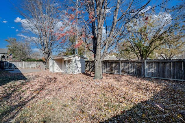 8811 W Britton Ct, Wichita, KS 67205