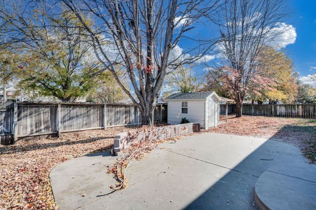 8811 W Britton Ct, Wichita, KS 67205