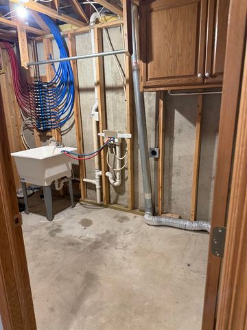 8811 W Britton Ct, Wichita, KS 67205