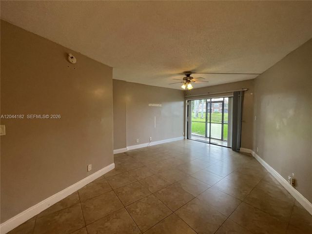 9044 NW 28th Dr 3-106, Coral Springs, FL 33065
