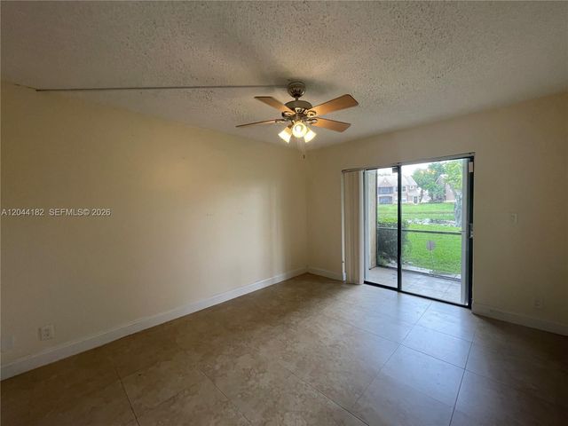 9044 NW 28th Dr 3-106, Coral Springs, FL 33065