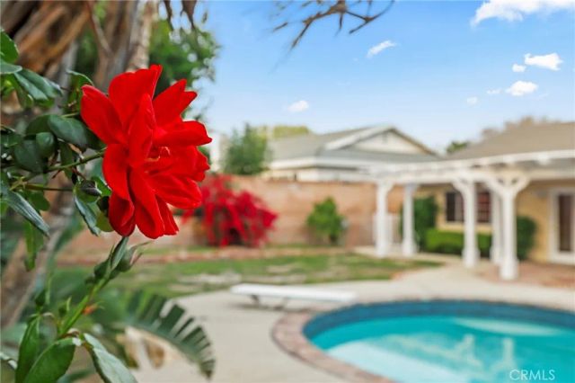 11001 Limerick Avenue, Chatsworth, CA 91311