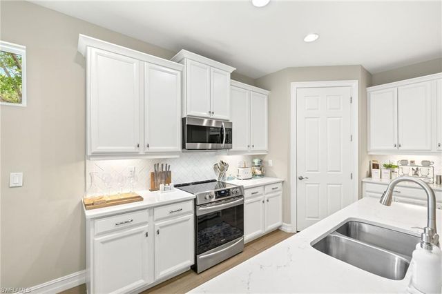 14546 Tropical DR, Naples, FL 34114