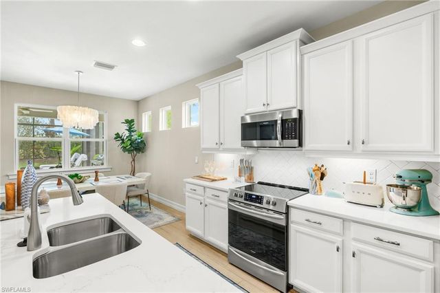 14546 Tropical DR, Naples, FL 34114