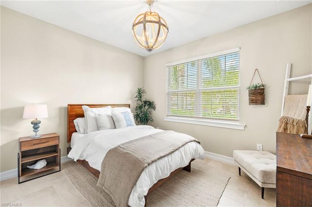 14546 Tropical DR, Naples, FL 34114