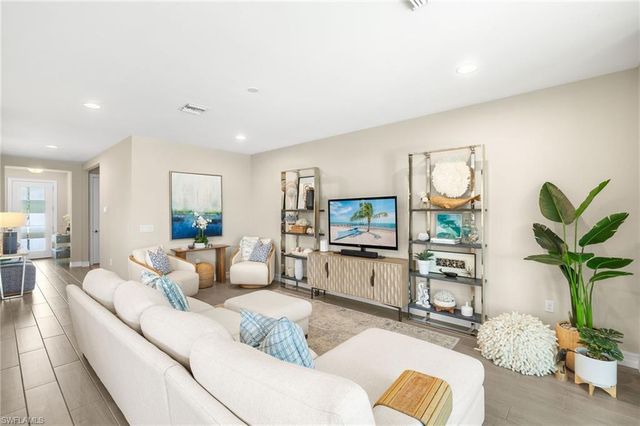 14546 Tropical DR, Naples, FL 34114