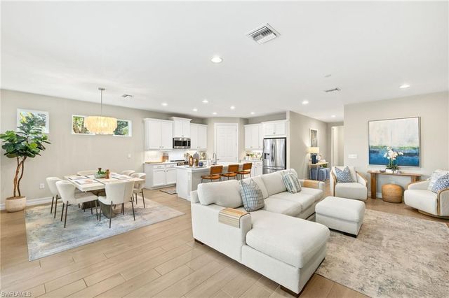 14546 Tropical DR, Naples, FL 34114