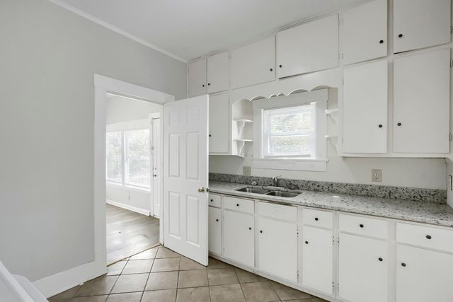 520 E Day Street, Denison, TX 75021
