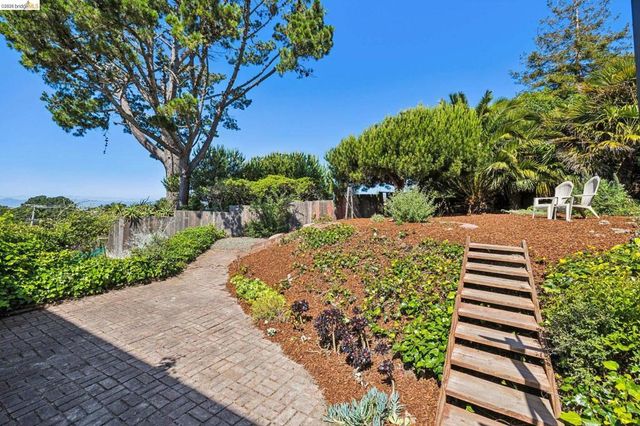 6025 Jordan Ave, El Cerrito, CA 94530