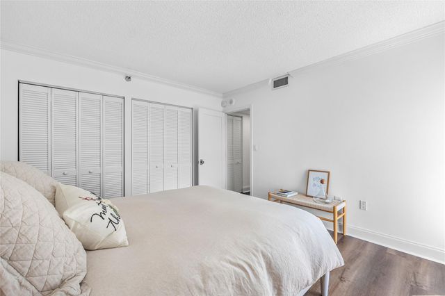20515 E Country Club Drive 1848, Miami, FL 33180