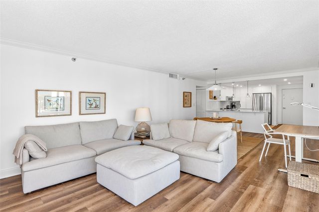 20515 E Country Club Drive 1848, Miami, FL 33180