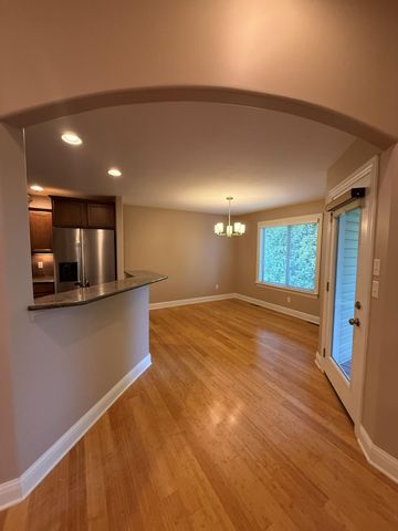 6802 STANWOOD DR, Columbia, MO 65203
